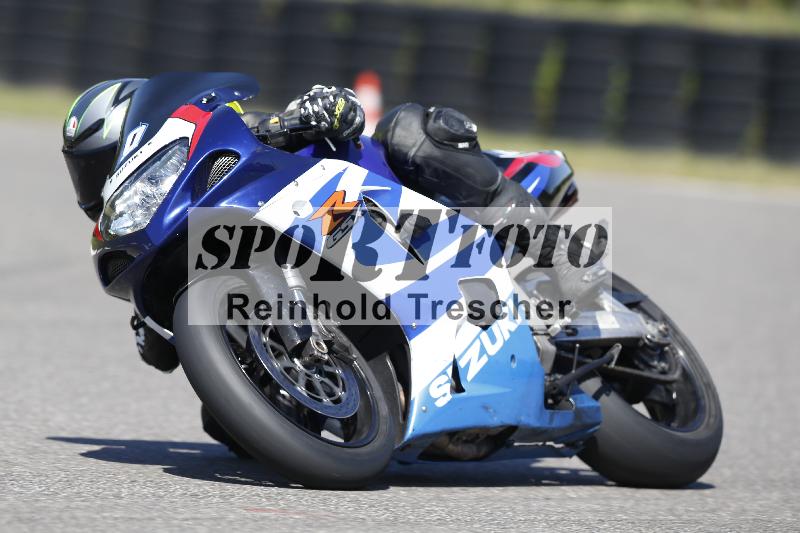 Archiv-2025/48 25.08.2025 Cornu Master School ADR/blau-bleu/0-2